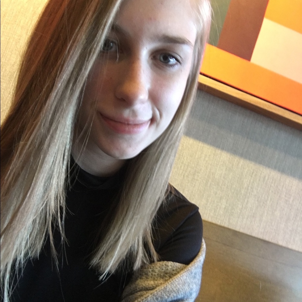 Meet your Posher, Emily